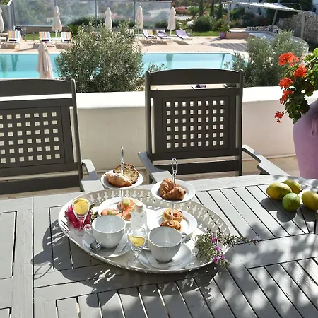 Naoussa Hills Boutique Resort- Adults Only Apart Otel